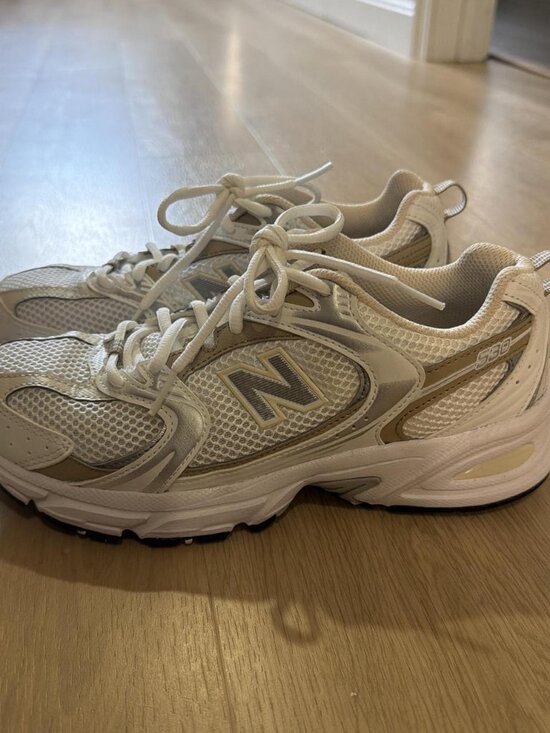 New Balance Women shoes Sneakers - Picture 2 of 2